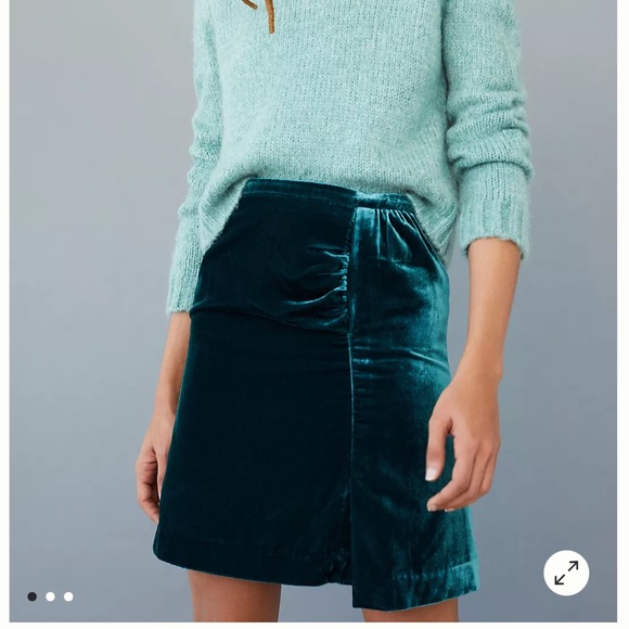 Anthropologie crushed velvet skirt with front ruching detail - Picture 3 of 10